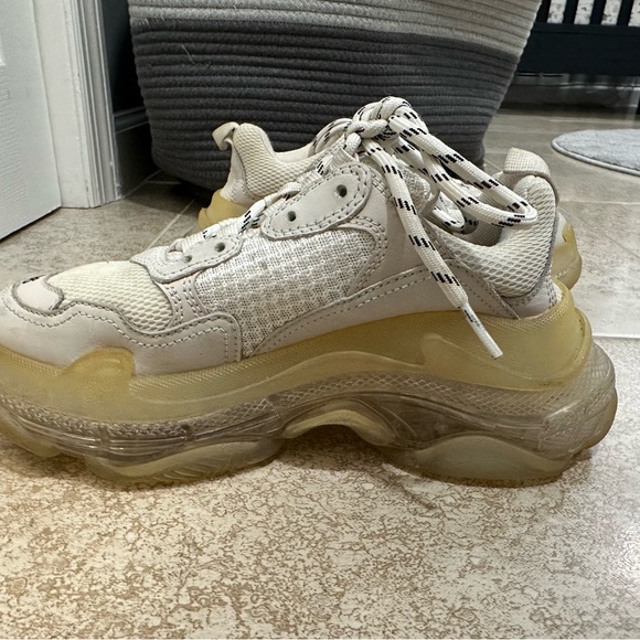 Balenciaga sneakers size 36. Preowned. Sneakers only. - Picture 3 of 6